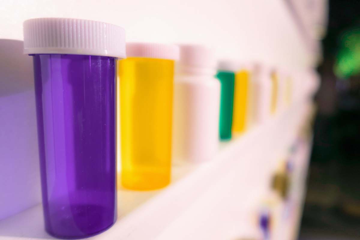 hubble studio closeup photo of purple plastic jar los angeles